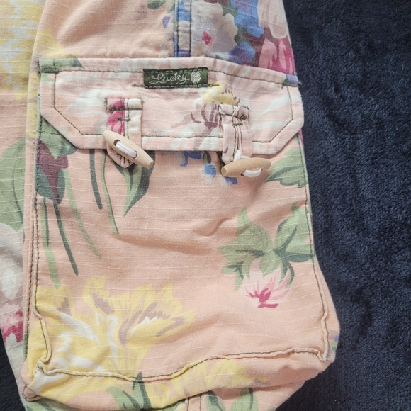 Vintage Y2K Lucky Brand Floral Cargo Rip Stop Capri Pants size 2/26 - Picture 3 of 10